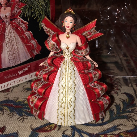 Collectible Hallmark 1997 Holiday BARBIE Fifth in Series of Happy Holiday Dolls - Picture 2 of 15